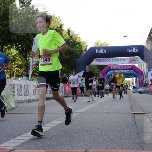 06.09.2026 - CURREX Alsterlauf Yannick Fuchs http://msf.ph/oto/10229996 06.09.2026 11:51:31 Ziel 1029, 1032, 1035, 1102, 1148, 1158, 1162, 1224, 1300, 1301, 1321, 1343, 1346, 8047, 8172 meine-sportfotos.de