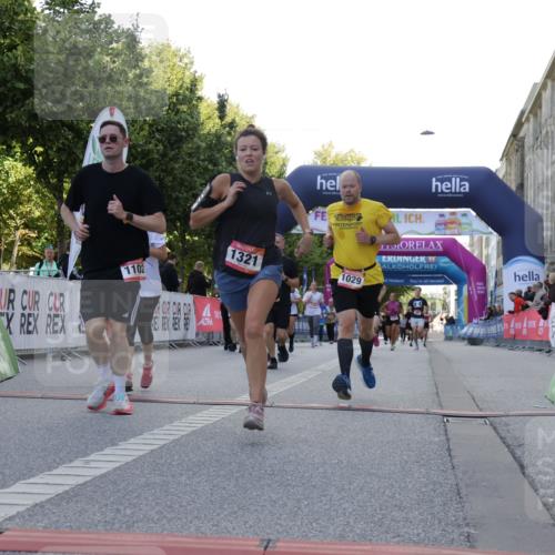 06.09.2026 - CURREX Alsterlauf Yannick Fuchs http://msf.ph/oto/10230001 06.09.2026 11:51:34 Ziel 1029, 1056, 1102, 1158, 1162, 1226, 1301, 1321, 1343, 1345, 1346, 8172 meine-sportfotos.de