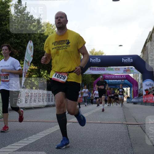 06.09.2026 - CURREX Alsterlauf Yannick Fuchs http://msf.ph/oto/10230007 06.09.2026 11:51:36 Ziel 1029, 1056, 1083, 1090, 1102, 1158, 1162, 1226, 1301, 1321, 1343, 1345, 1346, 8159, 8172 meine-sportfotos.de