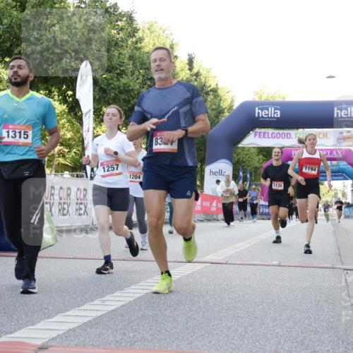 06.09.2026 - CURREX Alsterlauf Yannick Fuchs http://msf.ph/oto/10230026 06.09.2026 11:51:44 Ziel 1056, 1083, 1089, 1090, 1135, 1194, 1226, 1257, 1315, 1345, 1347, 8159, 8327 meine-sportfotos.de