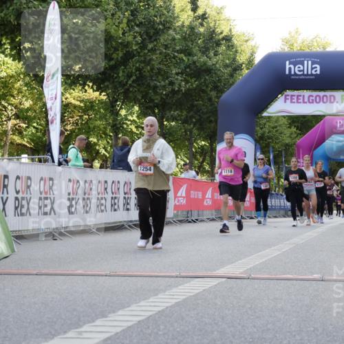 06.09.2026 - CURREX Alsterlauf Yannick Fuchs http://msf.ph/oto/10230039 06.09.2026 11:51:48 Ziel 1089, 1090, 1118, 1123, 1135, 1194, 1254, 1257, 1315, 1347, 8159, 8327 meine-sportfotos.de
