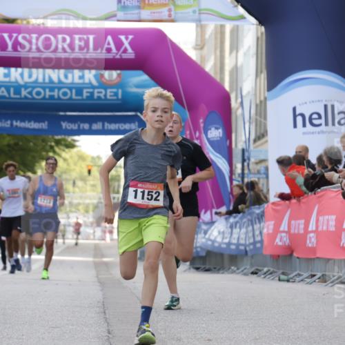 06.09.2026 - CURREX Alsterlauf Yannick Fuchs http://msf.ph/oto/10230044 06.09.2026 11:51:53 Ziel 1118, 1123, 1135, 1152, 1200, 1240, 1254, 1303, 1327, 1347, 8236, 8325, 8326 meine-sportfotos.de