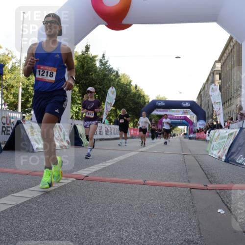 06.09.2026 - CURREX Alsterlauf Yannick Fuchs http://msf.ph/oto/10230072 06.09.2026 11:52:02 Ziel 1085, 1108, 1193, 1200, 1218, 1240, 1261, 1279, 1303, 1327, 8138, 8236, 8325, 8326 meine-sportfotos.de