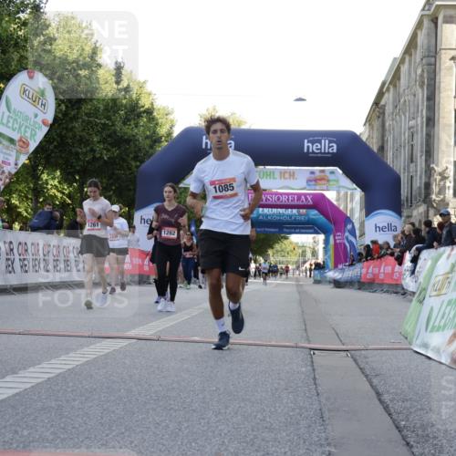 06.09.2026 - CURREX Alsterlauf Yannick Fuchs http://msf.ph/oto/10230074 06.09.2026 11:52:04 Ziel 1085, 1108, 1154, 1193, 1218, 1240, 1261, 1262, 1279, 1327, 8138, 8236, 8325, 8326 meine-sportfotos.de