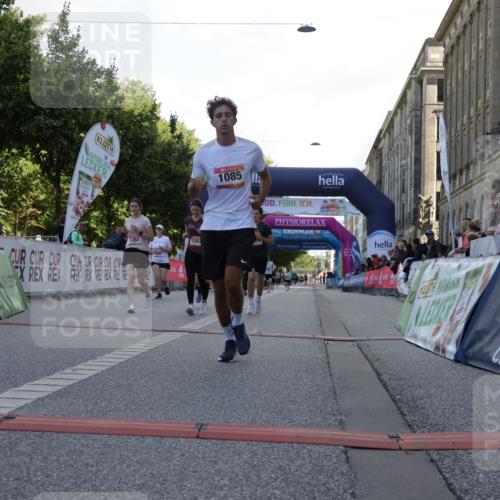 06.09.2026 - CURREX Alsterlauf Yannick Fuchs http://msf.ph/oto/10230076 06.09.2026 11:52:05 Ziel 1085, 1108, 1154, 1193, 1218, 1240, 1261, 1262, 1279, 8138 meine-sportfotos.de