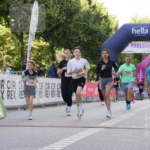 06.09.2026 - CURREX Alsterlauf Yannick Fuchs http://msf.ph/oto/10230090 06.09.2026 11:52:20 Ziel 1009, 1059, 1120, 1186, 1205, 1206, 1215, 1244, 1266, 1304 meine-sportfotos.de