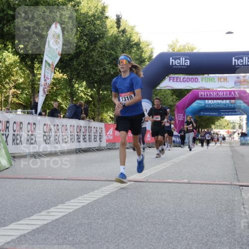 06.09.2026 - CURREX Alsterlauf Yannick Fuchs http://msf.ph/oto/10230133 06.09.2026 11:52:42 Ziel 1007, 1082, 1310, 8269, 8270 meine-sportfotos.de