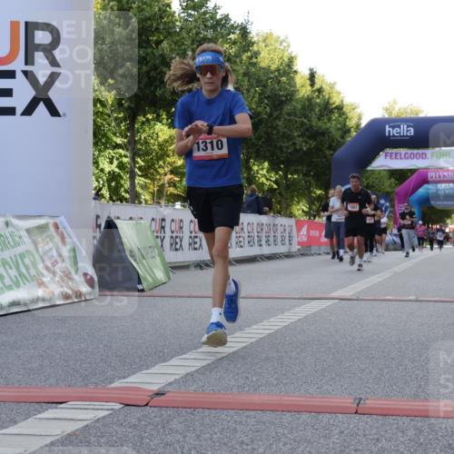 06.09.2026 - CURREX Alsterlauf Yannick Fuchs http://msf.ph/oto/10230136 06.09.2026 11:52:43 Ziel 1007, 1082, 1310, 8270 meine-sportfotos.de