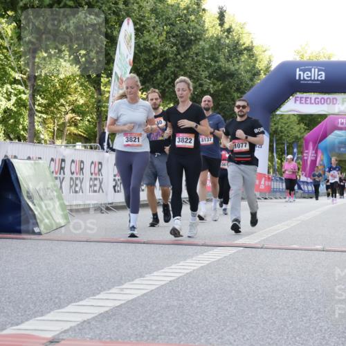 06.09.2026 - CURREX Alsterlauf Yannick Fuchs http://msf.ph/oto/10230146 06.09.2026 11:52:49 Ziel 1061, 1077, 1082, 1310, 1340, 3821, 3822, 8016, 8137 meine-sportfotos.de