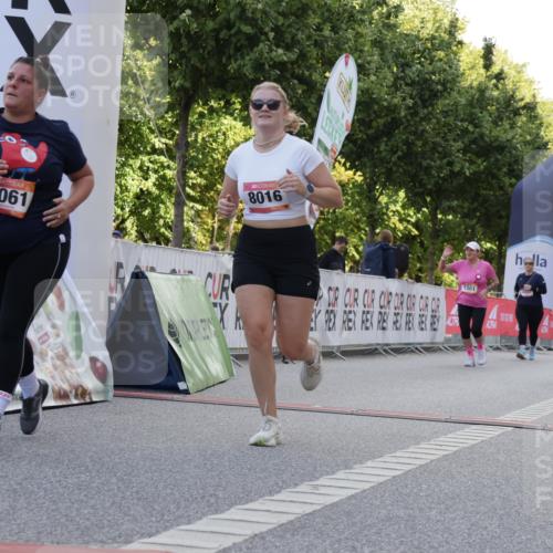 06.09.2026 - CURREX Alsterlauf Yannick Fuchs http://msf.ph/oto/10230156 06.09.2026 11:52:54 Ziel 1001, 1061, 1077, 1283, 1340, 3821, 3822, 8016, 8137 meine-sportfotos.de