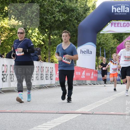 06.09.2026 - CURREX Alsterlauf Yannick Fuchs http://msf.ph/oto/10230165 06.09.2026 11:53:01 Ziel 1001, 1040, 1184, 1283, 1293, 4802, 8016, 8300 meine-sportfotos.de