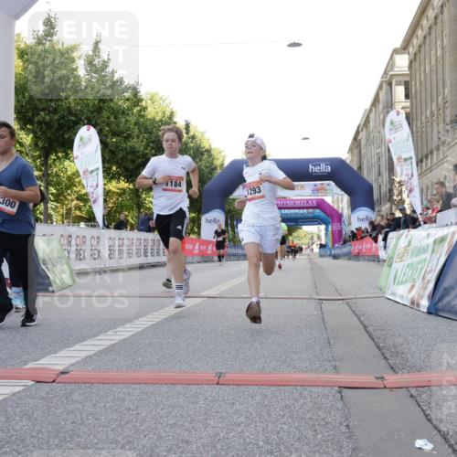 06.09.2026 - CURREX Alsterlauf Yannick Fuchs http://msf.ph/oto/10230174 06.09.2026 11:53:03 Ziel 1001, 1040, 1184, 1283, 1293, 4802, 8155, 8300 meine-sportfotos.de