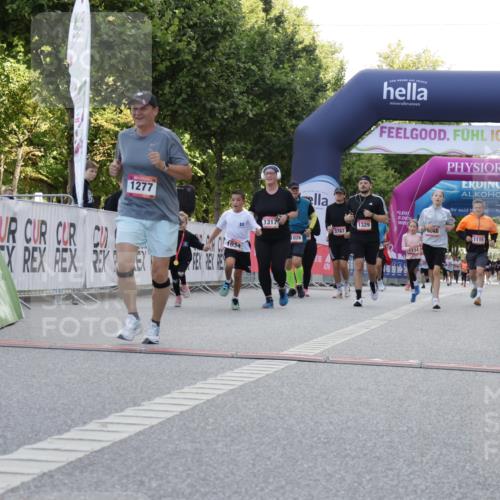 06.09.2026 - CURREX Alsterlauf Yannick Fuchs http://msf.ph/oto/10230208 06.09.2026 11:53:16 Ziel 1034, 1096, 1202, 1317, 1329, 8048 meine-sportfotos.de