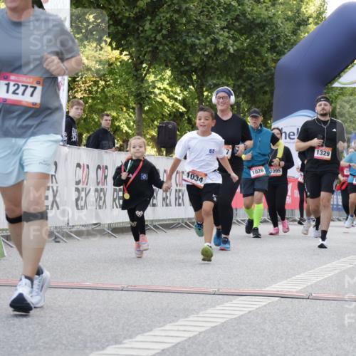 06.09.2026 - CURREX Alsterlauf Yannick Fuchs http://msf.ph/oto/10230210 06.09.2026 11:53:17 Ziel 1034, 1096, 1114, 1115, 1202, 1317, 1329, 8048 meine-sportfotos.de