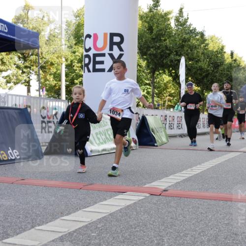 06.09.2026 - CURREX Alsterlauf Yannick Fuchs http://msf.ph/oto/10230225 06.09.2026 11:53:20 Ziel 1026, 1034, 1095, 1096, 1114, 1115, 1130, 1317, 1329, 8048 meine-sportfotos.de