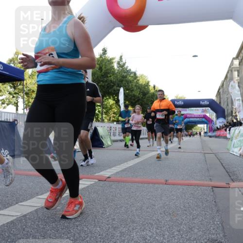 06.09.2026 - CURREX Alsterlauf Yannick Fuchs http://msf.ph/oto/10230238 06.09.2026 11:53:23 Ziel 1026, 1034, 1095, 1096, 1114, 1115, 1130, 1317, 1329, 1333, 8046, 8048, 8070 meine-sportfotos.de