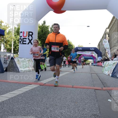 06.09.2026 - CURREX Alsterlauf Yannick Fuchs http://msf.ph/oto/10230244 06.09.2026 11:53:24 Ziel 1026, 1034, 1095, 1096, 1114, 1115, 1130, 1173, 1317, 1329, 1333, 3755, 8046, 8048, 8070 meine-sportfotos.de