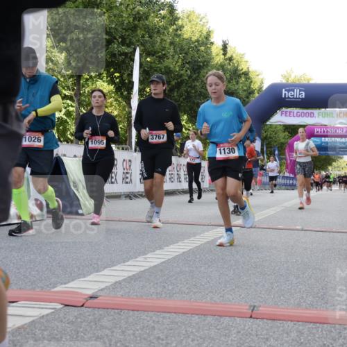 06.09.2026 - CURREX Alsterlauf Yannick Fuchs http://msf.ph/oto/10230245 06.09.2026 11:53:25 Ziel 1026, 1034, 1095, 1096, 1114, 1115, 1130, 1173, 1317, 1329, 1333, 3755, 8046, 8048, 8070 meine-sportfotos.de