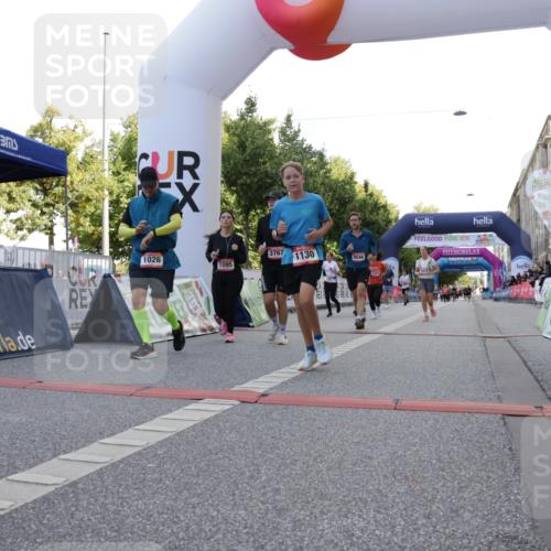 06.09.2026 - CURREX Alsterlauf Yannick Fuchs http://msf.ph/oto/10230250 06.09.2026 11:53:26 Ziel 1026, 1034, 1095, 1096, 1114, 1115, 1130, 1173, 1317, 1329, 1333, 1334, 3755, 8046, 8048, 8070 meine-sportfotos.de