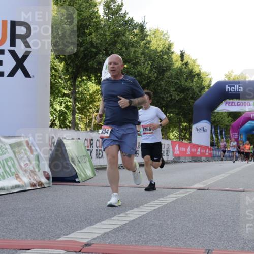 06.09.2026 - CURREX Alsterlauf Yannick Fuchs http://msf.ph/oto/10230270 06.09.2026 11:53:31 Ziel 1026, 1095, 1130, 1173, 1250, 1333, 1334, 3755, 8046, 8070 meine-sportfotos.de