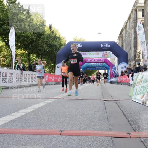 06.09.2026 - CURREX Alsterlauf Yannick Fuchs http://msf.ph/oto/10230291 06.09.2026 11:53:40 Ziel 1066, 1081, 1111, 8261 meine-sportfotos.de