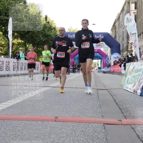 06.09.2026 - CURREX Alsterlauf Yannick Fuchs http://msf.ph/oto/10230311 06.09.2026 11:53:47 Ziel 1037, 1038, 1057, 1066, 1068, 1069, 1081, 1111, 1213 meine-sportfotos.de
