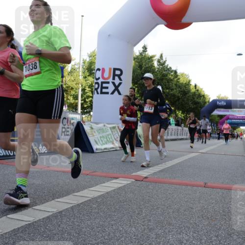 06.09.2026 - CURREX Alsterlauf Yannick Fuchs http://msf.ph/oto/10230322 06.09.2026 11:53:52 Ziel 1037, 1038, 1057, 1068, 1069, 1124, 1213, 1223, 1298, 1305 meine-sportfotos.de