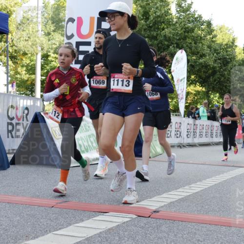 06.09.2026 - CURREX Alsterlauf Yannick Fuchs http://msf.ph/oto/10230323 06.09.2026 11:53:52 Ziel 1037, 1038, 1057, 1068, 1069, 1124, 1213, 1223, 1298, 1305 meine-sportfotos.de