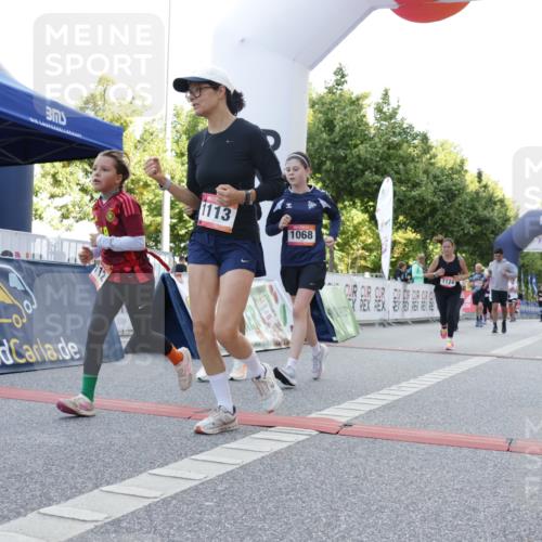 06.09.2026 - CURREX Alsterlauf Yannick Fuchs http://msf.ph/oto/10230325 06.09.2026 11:53:52 Ziel 1037, 1038, 1057, 1068, 1069, 1124, 1213, 1223, 1298, 1305 meine-sportfotos.de