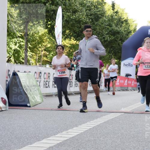 06.09.2026 - CURREX Alsterlauf Yannick Fuchs http://msf.ph/oto/10230333 06.09.2026 11:53:55 Ziel 1006, 1037, 1038, 1068, 1069, 1124, 1223, 1298, 1305 meine-sportfotos.de