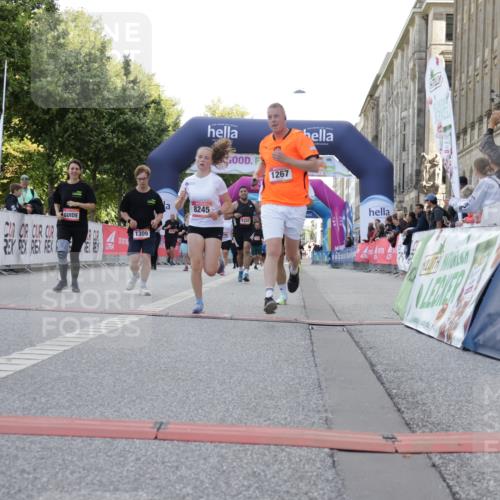 06.09.2026 - CURREX Alsterlauf Yannick Fuchs http://msf.ph/oto/10230356 06.09.2026 11:54:04 Ziel 1006, 1018, 1098, 1150, 1232, 1249, 1267, 1291, 1309, 8139, 8245 meine-sportfotos.de