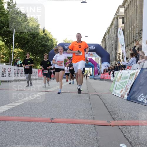 06.09.2026 - CURREX Alsterlauf Yannick Fuchs http://msf.ph/oto/10230358 06.09.2026 11:54:05 Ziel 1006, 1018, 1063, 1098, 1150, 1232, 1249, 1267, 1291, 1309, 8139, 8245 meine-sportfotos.de