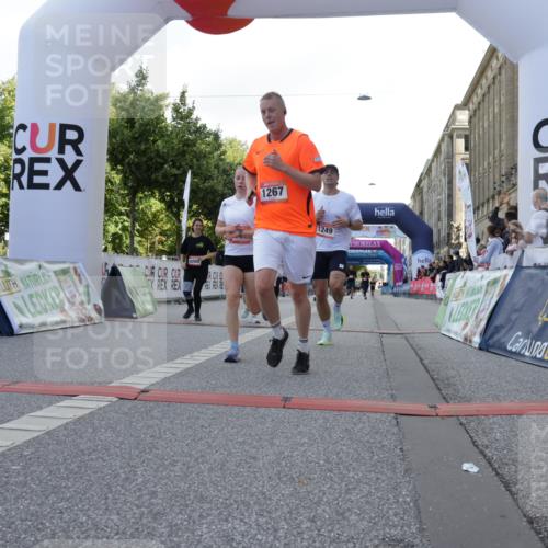 06.09.2026 - CURREX Alsterlauf Yannick Fuchs http://msf.ph/oto/10230362 06.09.2026 11:54:06 Ziel 1018, 1063, 1098, 1150, 1232, 1249, 1267, 1291, 1309, 8139, 8245 meine-sportfotos.de
