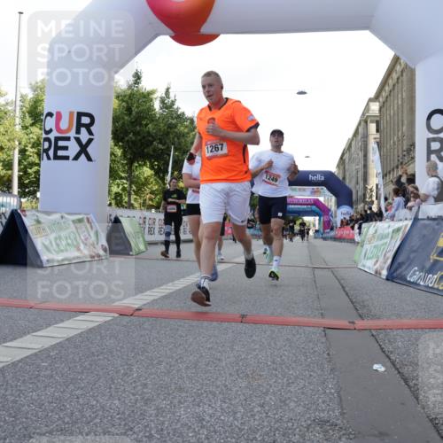06.09.2026 - CURREX Alsterlauf Yannick Fuchs http://msf.ph/oto/10230363 06.09.2026 11:54:06 Ziel 1018, 1063, 1098, 1150, 1232, 1249, 1267, 1291, 1309, 8139, 8245 meine-sportfotos.de