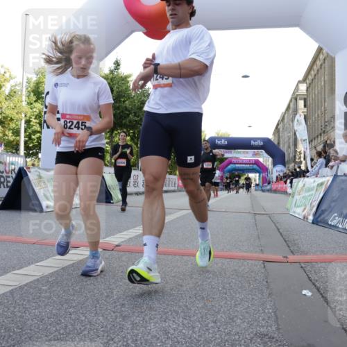 06.09.2026 - CURREX Alsterlauf Yannick Fuchs http://msf.ph/oto/10230368 06.09.2026 11:54:07 Ziel 1018, 1063, 1098, 1150, 1232, 1249, 1267, 1291, 1309, 8139, 8245 meine-sportfotos.de