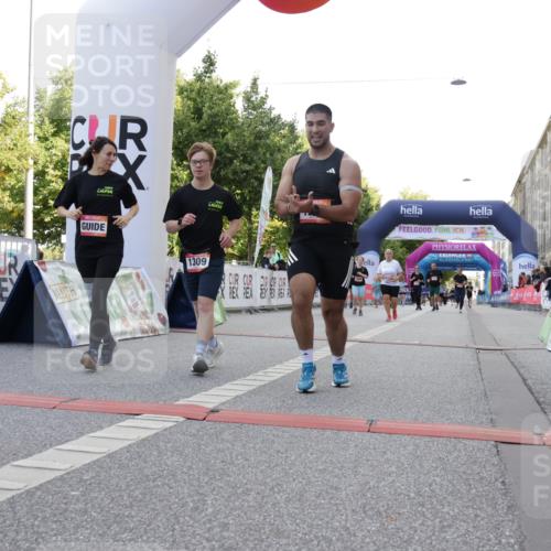 06.09.2026 - CURREX Alsterlauf Yannick Fuchs http://msf.ph/oto/10230374 06.09.2026 11:54:08 Ziel 1018, 1063, 1098, 1150, 1209, 1232, 1249, 1267, 1291, 1309, 8139, 8245 meine-sportfotos.de