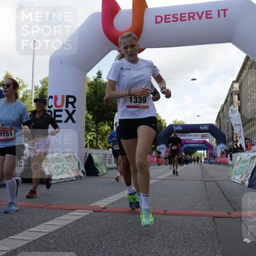 06.09.2026 - CURREX Alsterlauf Yannick Fuchs http://msf.ph/oto/10230432 06.09.2026 11:54:28 Ziel 1078, 1086, 1104, 1151, 1191, 1328, 1332, 1339, 8185, 8239, 8240 meine-sportfotos.de