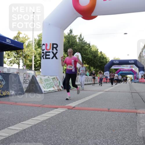 06.09.2026 - CURREX Alsterlauf Yannick Fuchs http://msf.ph/oto/10230456 06.09.2026 11:54:34 Ziel 1086, 1122, 1168, 1191, 1289, 1325, 1328, 1332, 1339, 8185, 8239, 8240 meine-sportfotos.de
