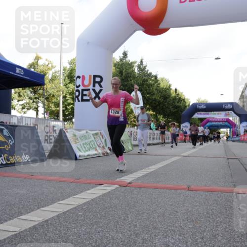 06.09.2026 - CURREX Alsterlauf Yannick Fuchs http://msf.ph/oto/10230457 06.09.2026 11:54:34 Ziel 1086, 1122, 1168, 1191, 1289, 1325, 1328, 1332, 1339, 8185, 8239, 8240 meine-sportfotos.de