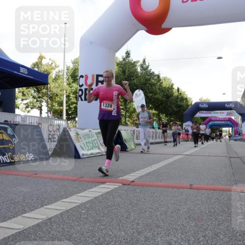 06.09.2026 - CURREX Alsterlauf Yannick Fuchs http://msf.ph/oto/10230458 06.09.2026 11:54:34 Ziel 1086, 1122, 1168, 1191, 1289, 1325, 1328, 1332, 1339, 8185, 8239, 8240 meine-sportfotos.de