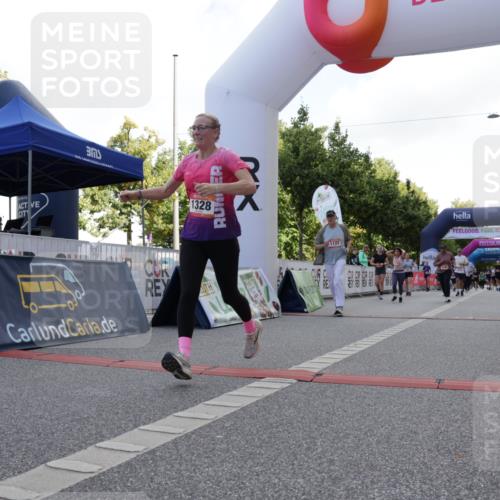 06.09.2026 - CURREX Alsterlauf Yannick Fuchs http://msf.ph/oto/10230460 06.09.2026 11:54:34 Ziel 1086, 1122, 1168, 1191, 1289, 1325, 1328, 1332, 1339, 8185, 8239, 8240 meine-sportfotos.de