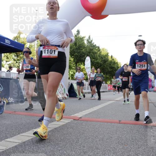 06.09.2026 - CURREX Alsterlauf Yannick Fuchs http://msf.ph/oto/10230503 06.09.2026 11:54:46 Ziel 1012, 1017, 1019, 1031, 1060, 1101, 1140, 1145, 1185, 1222, 1231, 1247, 1251, 1260, 1270, 1272, 1275, 1276, 1280, 1289, 1290, 1331 meine-sportfotos.de