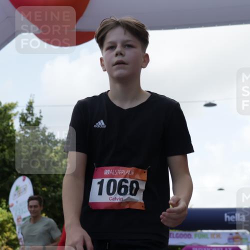 06.09.2026 - CURREX Alsterlauf Yannick Fuchs http://msf.ph/oto/10230511 06.09.2026 11:54:50 Ziel 1060, 1097, 1101, 1134, 1140, 1145, 1185, 1222, 1231, 1247, 1251, 1260, 1270, 1272, 1275, 1276, 1280 meine-sportfotos.de
