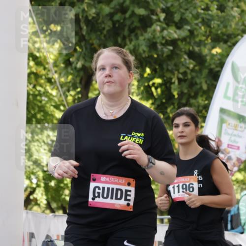06.09.2026 - CURREX Alsterlauf Yannick Fuchs http://msf.ph/oto/10230557 06.09.2026 11:55:07 Ziel 1013, 1073, 1147, 1170, 1177, 1196, 1245, 1278, 1307, 1341 meine-sportfotos.de