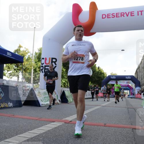 06.09.2026 - CURREX Alsterlauf Yannick Fuchs http://msf.ph/oto/10230572 06.09.2026 11:55:13 Ziel 1073, 1141, 1147, 1170, 1183, 1196, 1243, 1273, 1278, 1307, 1338, 1341, 8344 meine-sportfotos.de