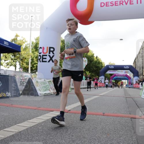 06.09.2026 - CURREX Alsterlauf Yannick Fuchs http://msf.ph/oto/10230599 06.09.2026 11:55:19 Ziel 1071, 1073, 1087, 1141, 1183, 1243, 1273, 1338, 8344 meine-sportfotos.de