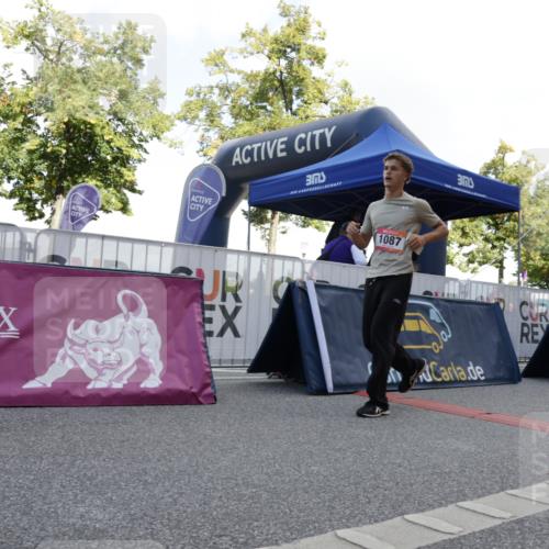 06.09.2026 - CURREX Alsterlauf Yannick Fuchs http://msf.ph/oto/10230604 06.09.2026 11:55:21 Ziel 1071, 1087, 1141, 1183, 1233, 1243, 1273, 1337, 1338, 8344 meine-sportfotos.de