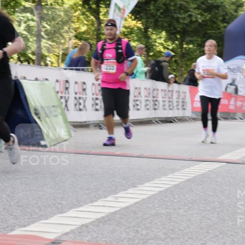 06.09.2026 - CURREX Alsterlauf Yannick Fuchs http://msf.ph/oto/10230611 06.09.2026 11:55:24 Ziel 1030, 1033, 1071, 1087, 1183, 1233, 1273, 1337, 1338, 8136 meine-sportfotos.de