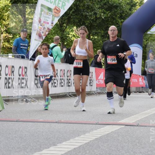 06.09.2026 - CURREX Alsterlauf Yannick Fuchs http://msf.ph/oto/10230625 06.09.2026 11:55:34 Ziel 1030, 1033, 1155, 1156, 1265, 8136 meine-sportfotos.de