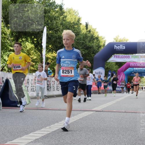 06.09.2026 - CURREX Alsterlauf Yannick Fuchs http://msf.ph/oto/10230677 06.09.2026 11:55:55 Ziel 1072, 1109, 1110, 1149, 1296, 1299, 1344, 8042, 8251, 8346 meine-sportfotos.de